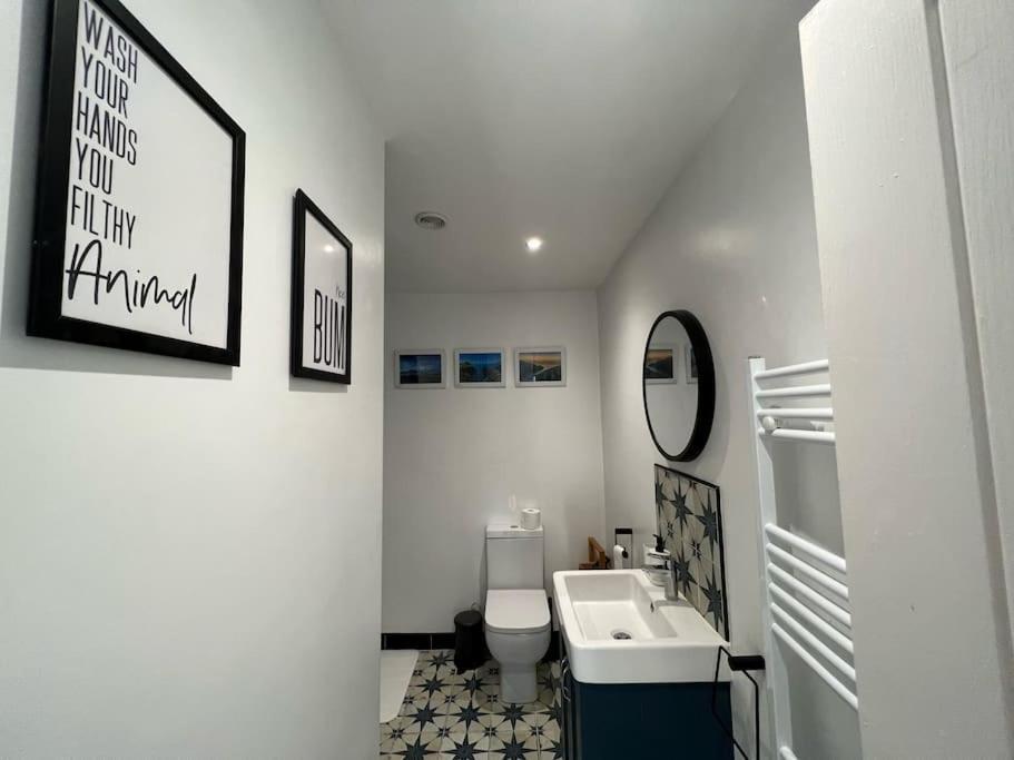 Orchard Lodge -Coastal Retreat, New Build, Village Views, Private Garden And Terrace Saint Brides Major Ngoại thất bức ảnh
